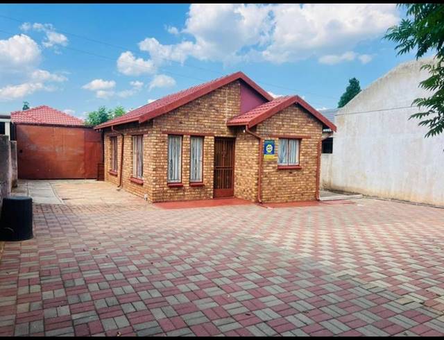 2 BEDROOM HOUSE FOR SALE IN SOSHANGUVE EAST